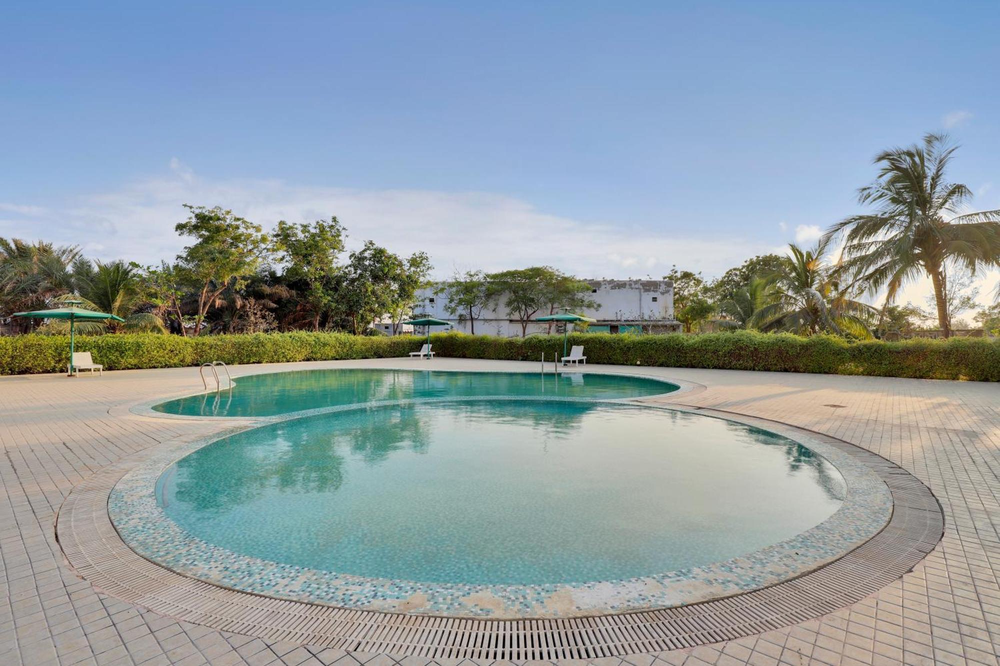 Goverdhan Greens Resort Dwarka L Hotels In Dwarka Εξωτερικό φωτογραφία
