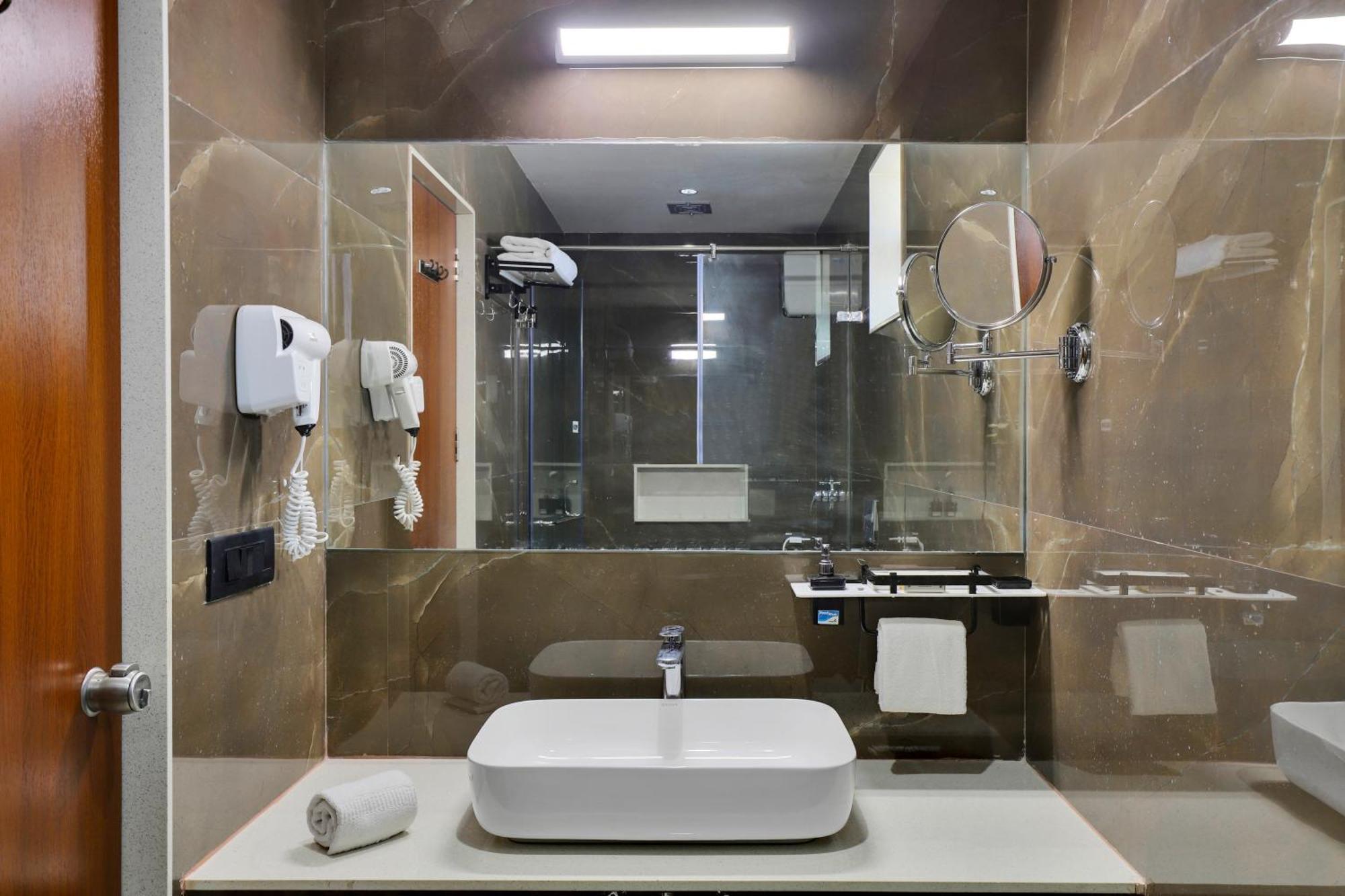 Goverdhan Greens Resort Dwarka L Hotels In Dwarka Εξωτερικό φωτογραφία
