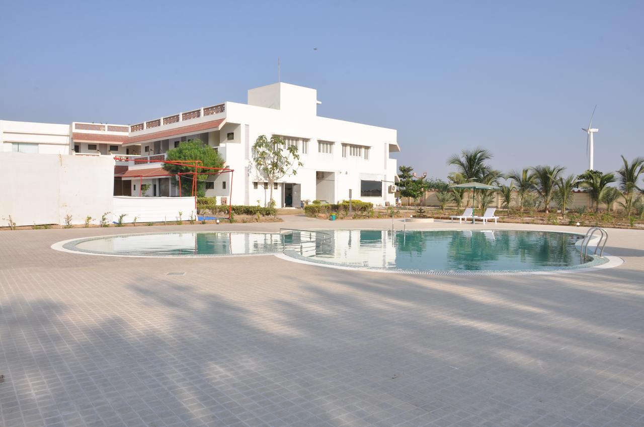 Goverdhan Greens Resort Dwarka L Hotels In Dwarka Εξωτερικό φωτογραφία