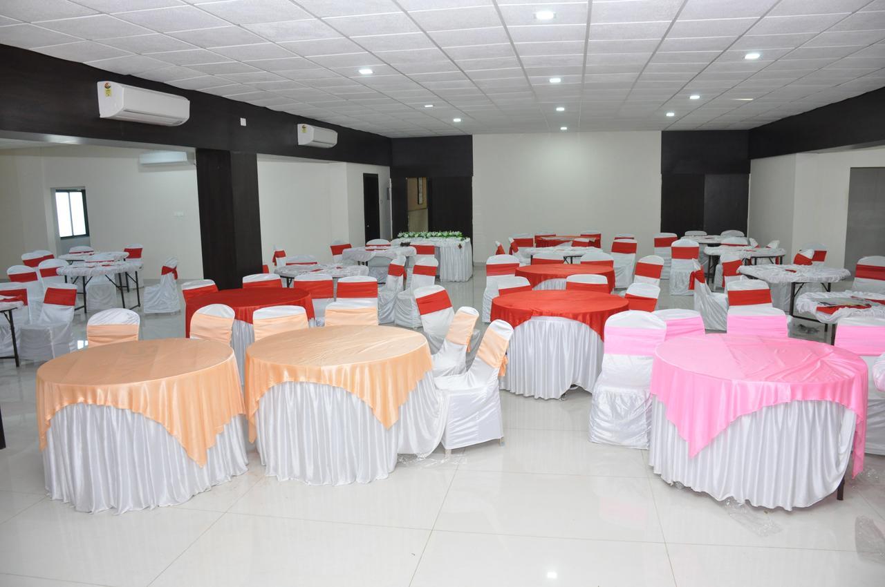 Goverdhan Greens Resort Dwarka L Hotels In Dwarka Εξωτερικό φωτογραφία
