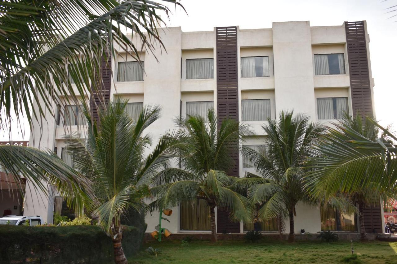 Goverdhan Greens Resort Dwarka L Hotels In Dwarka Εξωτερικό φωτογραφία
