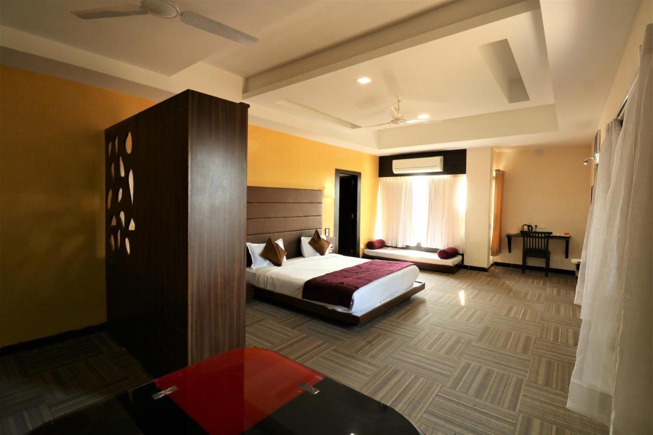 Goverdhan Greens Resort Dwarka L Hotels In Dwarka Εξωτερικό φωτογραφία