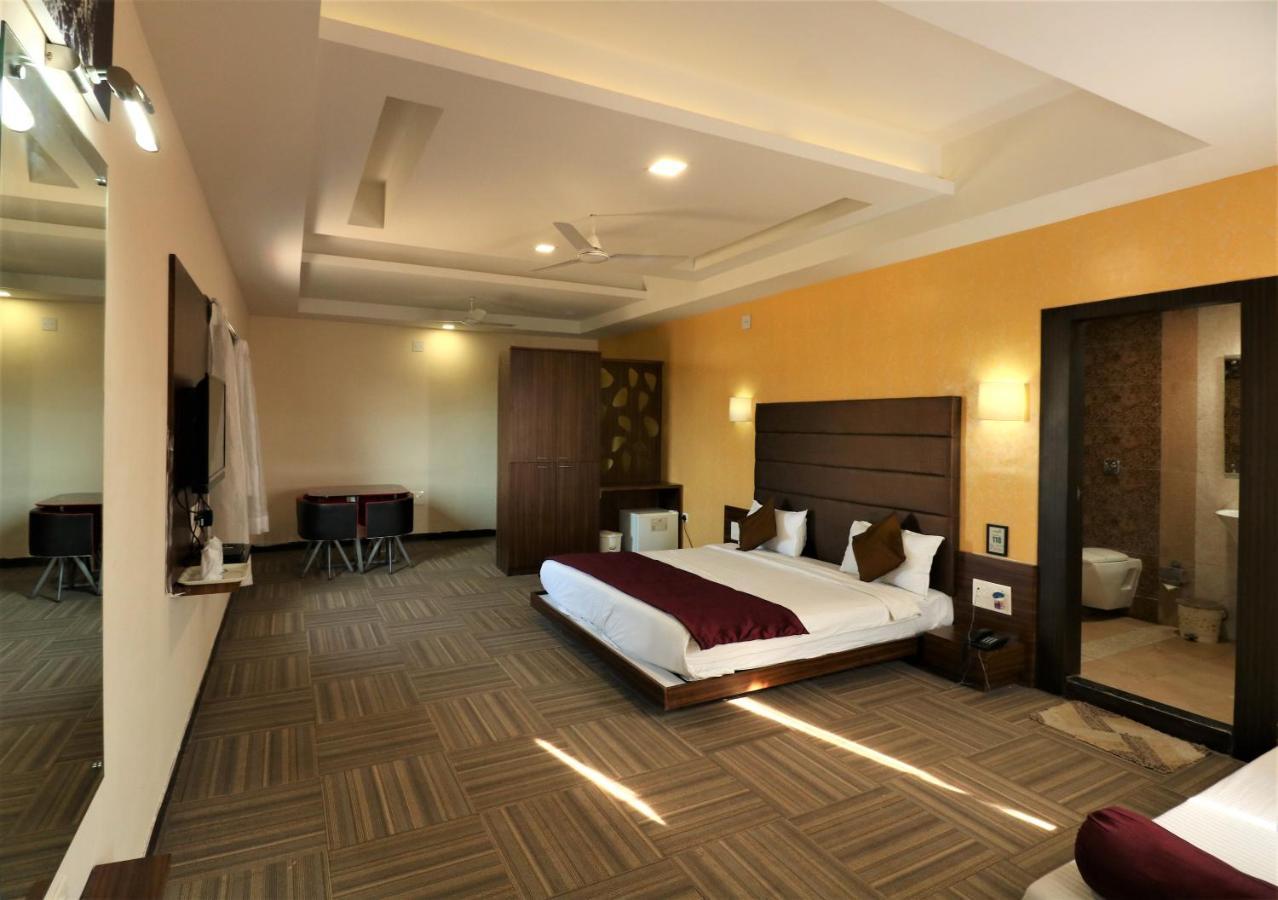 Goverdhan Greens Resort Dwarka L Hotels In Dwarka Εξωτερικό φωτογραφία